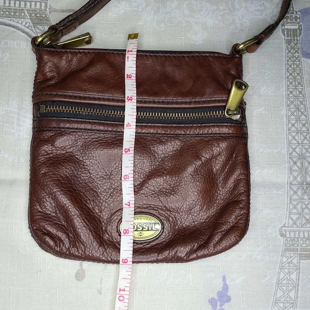 Fossil Crossbody - Picture 2 of 4